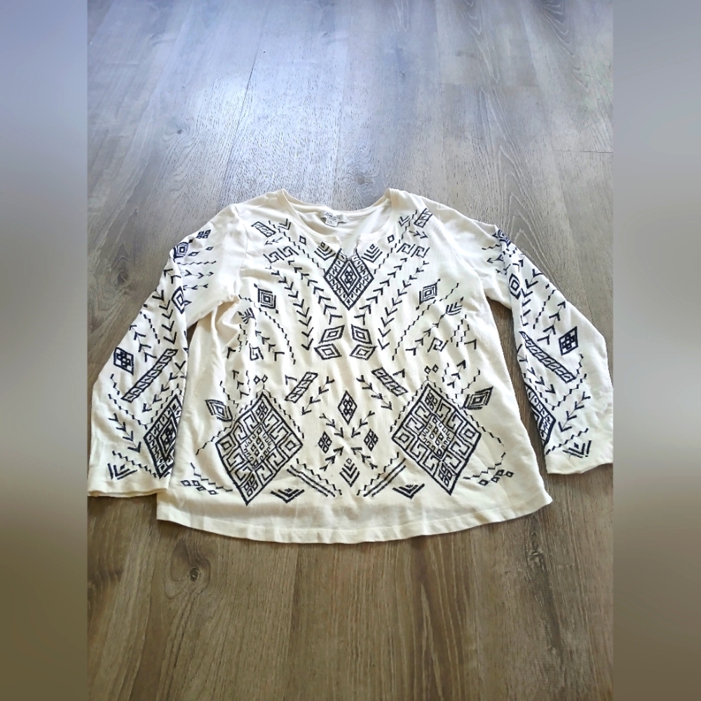 Lucky Lotus Geometric Print Long Sleeve Top